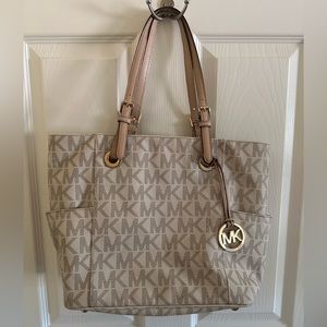 Michael Kors Classic Tote